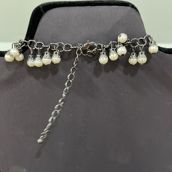 Faux pearl and iridescent beaded cluster necklace - Picture 3 of 3